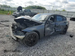 2015 BMW 3 Series 328i z VIN WBA3A5G51FNS88399, wystawiony jako Copart lot #56985245 z przebiegiem 145 778 mil mil oraz Szkoda całkowita • Salvage title. Historia ofert i sprzedaży dostępna na DreamBid. Obrazek 1.