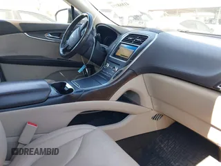 2018 Lincoln MKX Select with VIN 2LMPJ8KR1JBL15072, listed as a IAAI auction lot 41868951 with 125,743 mi miles. Bid and sale history available at carsss.com. Image 5.