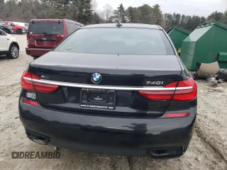 2019 BMW 7 Series 740i xDrive with VIN WBA7E4C52KGV70538, listed as a Copart auction lot 39724903 with 37,137 mi miles. Bid and sale history available at carsss.com. Image 6.