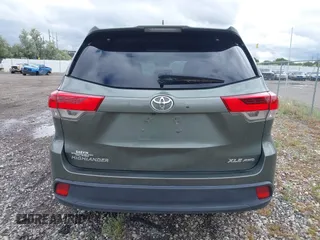 2018 Toyota Highlander SE with VIN 5TDJZRFH9JS823049, listed as a IAAI auction lot 39639165 with 85,990 mi miles and . Bid and sale history available at DreamBid. Image 16.