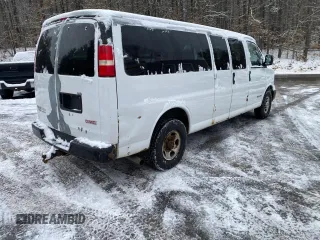 2006 GMC Savana with VIN 1GJHG39U461144037, listed as a Copart auction lot 43477765 with 113,395 mi miles and Clean Title. Bid and sale history available at carsss.com. Image 4.