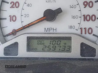 2006 Toyota Corolla CE z VIN 1NXBR32E36Z753009, wystawiony jako IAAI lot #42496233 z przebiegiem 259 733 mil mil oraz . Historia ofert i sprzedaży dostępna na DreamBid. Obrazek 7.