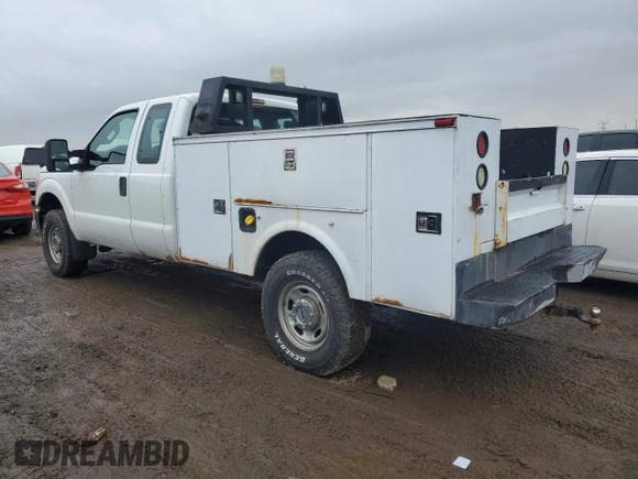 2013 Ford F-350 XL with VIN 1FT8X3B64DEB77676, listed as a Copart auction lot 48233475 with 205,292 mi miles and Clean title. Bid and sale history available at DreamBid. Image 2.