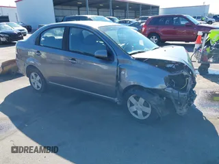 2007 Chevrolet Aveo LS z VIN KL1TD56607B086460, wystawiony jako IAAI lot #41673434 z przebiegiem 86 648 mil mil oraz . Historia ofert i sprzedaży dostępna na DreamBid. Obrazek 1.