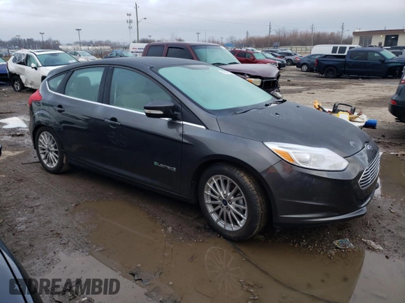 2016 Ford Focus Electric z VIN 1FADP3R46GL293146, wystawiony jako Copart lot #81911153 z przebiegiem 28 078 mil mil oraz . Historia ofert i sprzedaży dostępna na DreamBid. Obrazek 4.