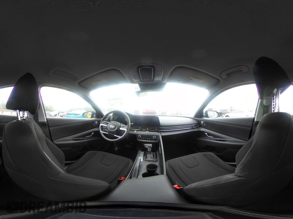 2024 Hyundai Elantra SEL z VIN KMHLM4DG2RU749447, wystawiony jako IAAI lot #42603791 z przebiegiem 9 904 mil mil oraz . Historia ofert i sprzedaży dostępna na DreamBid. Obrazek 19.