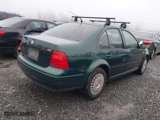 2000 Volkswagen New Jetta GL with VIN 3VWRF29M1YM145738, listed as a IAAI auction lot 41338262 with 350,239 mi miles. Bid and sale history available at carsss.com. Image 4.