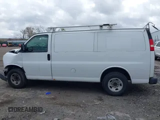 2009 Chevrolet Express Cargo Van with VIN 1GCGG25C791108423, listed as a IAAI auction lot 41919297 with 1 mi miles. Bid and sale history available at carsss.com. Image 14.