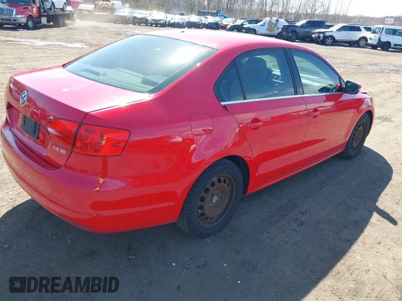2013 Volkswagen Jetta Sedan SE with VIN 3VWDP7AJ3DM298802, listed as a IAAI auction lot 41822384 with 134,130 mi miles. Bid and sale history available at carsss.com. Image 4.