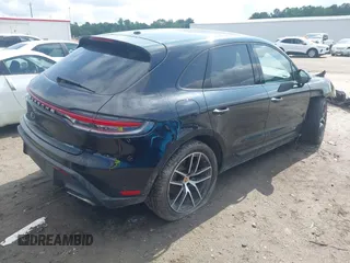 2025 Porsche Macan with VIN WP1AA2A52SLB05856, listed as a IAAI auction lot 42413898 with 5,721 mi miles and . Bid and sale history available at DreamBid. Image 4.