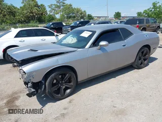 2017 Dodge Challenger R/T Plus z VIN 2C3CDZBT4HH548723, wystawiony jako IAAI lot #42108999 z przebiegiem 80 881 mil mil oraz . Historia ofert i sprzedaży dostępna na DreamBid. Obrazek 17.