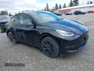 2024 Tesla Model Y with VIN 7SAYGDED3RF119101, listed as a IAAI auction lot 42019817 with 35,714 mi miles and . Bid and sale history available at DreamBid. Image 1.