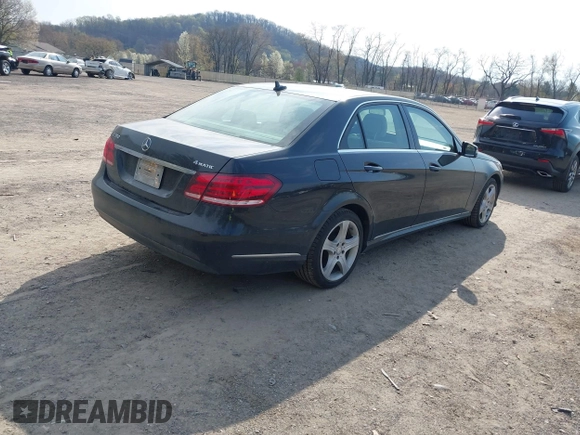 2014 Mercedes-Benz E E 350 Luxury with VIN WDDHF8JB2EA894977, listed as a IAAI auction lot 42065062 with 197,393 mi miles. Bid and sale history available at carsss.com. Image 4.