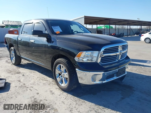 2015 Ram 1500 Outdoorsman z VIN 1C6RR6LT7FS592085, wystawiony jako IAAI lot #41384731 z przebiegiem 134 384 mil mil oraz . Historia ofert i sprzedaży dostępna na DreamBid. Obrazek 1.