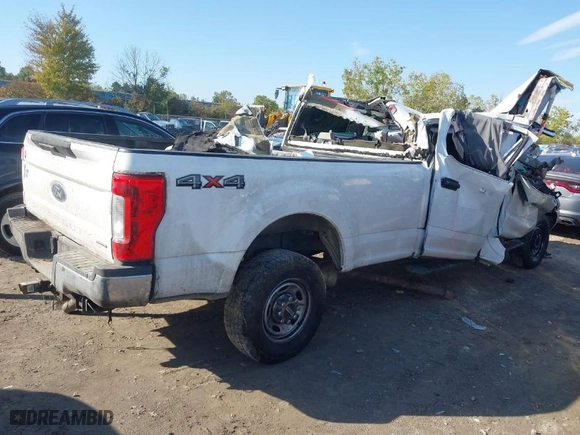 2017 Ford Super Duty F-250 SRW Lariat with VIN 1FT7W2B68HED25665, listed as a IAAI auction lot 40486941 with 1 mi miles. Bid and sale history available at carsss.com. Image 4.