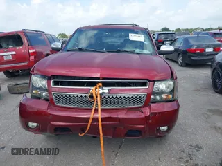 2009 Chevrolet Tahoe LTZ z VIN 1GNFC33009R156277, wystawiony jako IAAI lot #42355407 z przebiegiem 282 012 mil mil oraz . Historia ofert i sprzedaży dostępna na DreamBid. Obrazek 6.