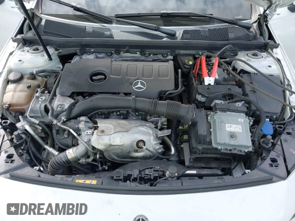 2020 Mercedes-Benz A 220 z VIN WDD3G4EB4LW038378, wystawiony jako IAAI lot #42042782 z przebiegiem 72 198 mil mil oraz . Historia ofert i sprzedaży dostępna na DreamBid. Obrazek 6.