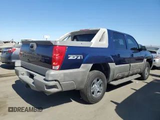 2002 Chevrolet Avalanche with VIN 3GNEK13T62G111797, listed as a Copart auction lot 74718404 with 313,990 mi miles and Salvage Title. Bid and sale history available at carsss.com. Image 3.