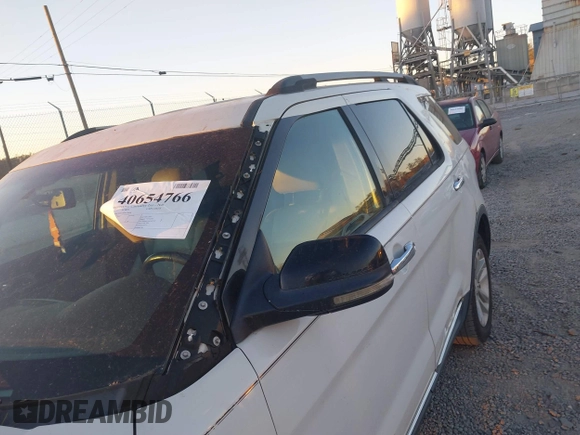2012 Ford Explorer XLT with VIN 1FMHK7D81CGA15068, listed as a IAAI auction lot 40654766 with 221,578 mi miles and . Bid and sale history available at DreamBid. Image 17.
