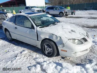 2005 Pontiac Sunfire with VIN 3G2JB12F35S101138, listed as a IAAI auction lot 41377351 with 167,995 mi miles. Bid and sale history available at carsss.com. Image 1.
