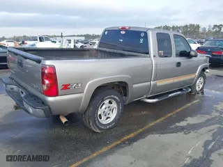 2003 Chevrolet Silverado 1500 LS with VIN 1GCEK19T03E241504, listed as a IAAI auction lot 41841769 with 267,460 mi miles. Bid and sale history available at carsss.com. Image 4.
