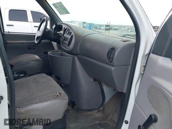 1998 Ford Econoline Cargo with VIN 1FTRE142XWHC01733, listed as a IAAI auction lot 41685605 with 154,476 mi miles. Bid and sale history available at carsss.com. Image 5.
