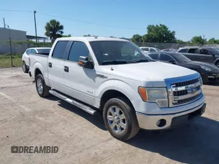 2013 Ford F-150 XL with VIN 1FTFW1CT1DFA78052, listed as a IAAI auction lot 42033387 with 116,264 mi miles. Bid and sale history available at carsss.com. Image 1.