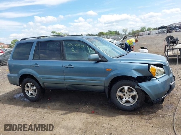 2007 Honda Pilot EX with VIN 5FNYF18447B008645, listed as a IAAI auction lot 42079535 with 233,187 mi miles. Bid and sale history available at carsss.com. Image 13.