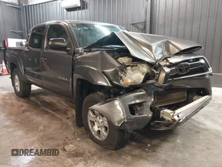 2014 Toyota Tacoma z VIN 3TMLU4EN2EM152668, wystawiony jako IAAI lot #42151058 z przebiegiem 227 080 mil mil oraz . Historia ofert i sprzedaży dostępna na DreamBid. Obrazek 1.