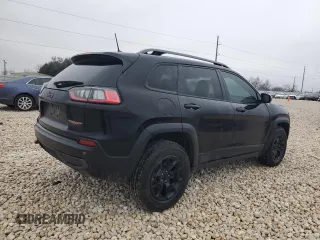 2021 Jeep Cherokee Trailhawk with VIN 1C4PJMBX5MD123854, listed as a Copart auction lot 45891165 with 98,964 mi miles and Salvage title. Bid and sale history available at DreamBid. Image 3.