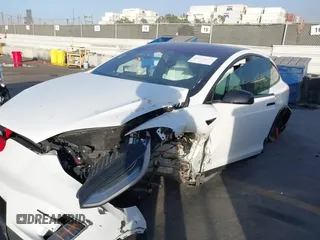 2017 Tesla Model X 90D z VIN 5YJXCAE20HF041506, wystawiony jako IAAI lot #41246836 z przebiegiem Nie podano mil oraz . Historia ofert i sprzedaży dostępna na DreamBid. Obrazek 6.