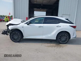 2023 Lexus RX 500h F Sport Performance z VIN 2T2BCMEA2PC001025, wystawiony jako IAAI lot #42477242 z przebiegiem 21 722 mil mil oraz . Historia ofert i sprzedaży dostępna na DreamBid. Obrazek 15.