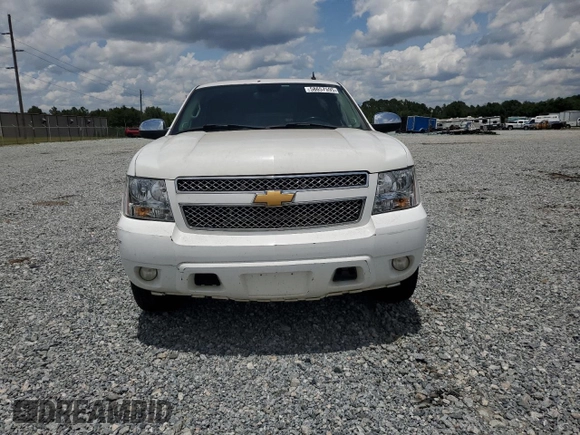 2008 Chevrolet Suburban LTZ with VIN 1GNFC16J18R119052, listed as a Copart auction lot 58657595 with 380,363 mi miles and Clean title. Bid and sale history available at DreamBid. Image 5.