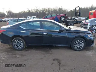2024 Nissan Altima 2.5 SV with VIN 1N4BL4DW3RN411713, listed as a IAAI auction lot 41398309 with 8,540 mi miles. Bid and sale history available at carsss.com. Image 13.