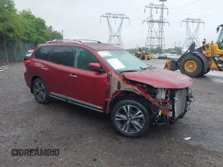 2019 Nissan Pathfinder S z VIN 5N1DR2MM9KC633612, wystawiony jako IAAI lot #42334580 z przebiegiem 96 890 mil mil oraz . Historia ofert i sprzedaży dostępna na DreamBid. Obrazek 1.