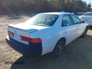 2001 Toyota Camry CE with VIN 4T1BG28KX1U784196, listed as a IAAI auction lot 41830050 with 187,423 mi miles. Bid and sale history available at carsss.com. Image 4.