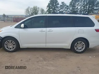 2015 Toyota Sienna XLE with VIN 5TDYK3DC8FS639221, listed as a IAAI auction lot 41891188 with 195,610 mi miles. Bid and sale history available at carsss.com. Image 14.