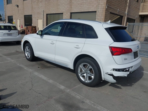 2018 Audi Q5 Premium with VIN WA1ANAFY5J2065919, listed as a IAAI auction lot 41692587 with 79,733 mi miles. Bid and sale history available at carsss.com. Image 3.