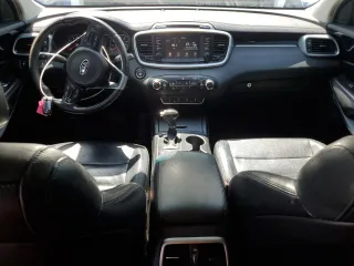 2017 Kia Sorento LX with VIN 5XYPGDA3XHG263872, listed as a Copart auction lot 60910725 with 93,778 mi miles and Clean title. Bid and sale history available at DreamBid. Image 8.
