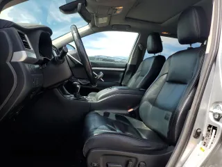 2018 Toyota Highlander SE z VIN 5TDJZRFH7JS866725, wystawiony jako Copart lot #57944005 z przebiegiem 62 177 mil mil oraz Szkoda całkowita • Salvage title. Historia ofert i sprzedaży dostępna na DreamBid. Obrazek 7.