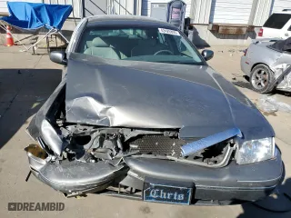 2000 Ford Crown Victoria with VIN 2FAFP73W8YX116581, listed as a Copart auction lot 42426805 with 122,218 mi miles and Salvage Title. Bid and sale history available at carsss.com. Image 5.