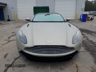 2020 Aston Martin DB11 z VIN SCFRMFCW5LGM08456, wystawiony jako Copart lot #78863454 z przebiegiem Nie podano mil oraz Szkody całkowita. Historia ofert i sprzedaży dostępna na DreamBid. Obrazek 5.