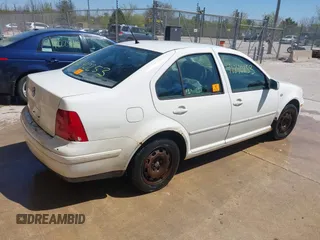 2001 Volkswagen Jetta с VIN 3VWRS29M21M049019, выставлен на аукционе IAAI как лот 42240253 с пробегом Не указан миль и . История ставок и продаж доступна на DreamBid. Изображение 4.
