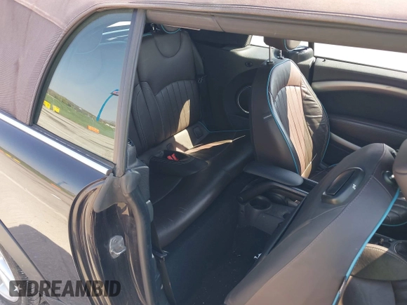 2012 MINI Convertible S с VIN WMWZP3C52CT550179, выставлен на аукционе IAAI как лот 42046285 с пробегом 87 718 миль миль и . История ставок и продаж доступна на DreamBid. Изображение 8.