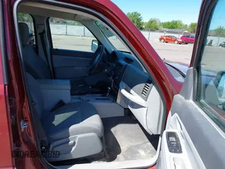 2008 Jeep Liberty Sport with VIN 1J8GN28K38W277986, listed as a IAAI auction lot 42196000 with 175,246 mi miles. Bid and sale history available at carsss.com. Image 5.