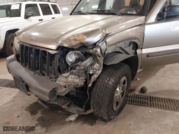 2006 Jeep Liberty Sport with VIN 1J4GL48K86W230792, listed as a IAAI auction lot 41378061 with 142,659 mi miles. Bid and sale history available at carsss.com. Image 6.