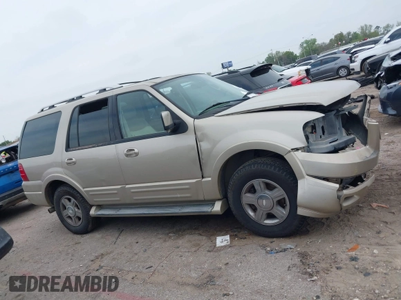 2006 Ford Expedition z VIN 1FMPU19506LA98375, wystawiony jako IAAI lot #41886127 z przebiegiem 251 121 mil mil oraz . Historia ofert i sprzedaży dostępna na DreamBid. Obrazek 13.