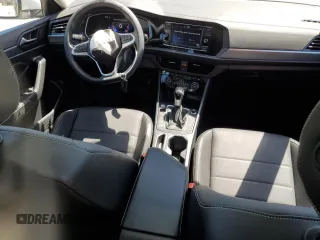2024 Volkswagen Jetta SE z VIN 3VW7M7BU4RM065632, wystawiony jako Copart lot #53688545 z przebiegiem 18 766 mil mil oraz Szkoda całkowita • Salvage title. Historia ofert i sprzedaży dostępna na DreamBid. Obrazek 8.