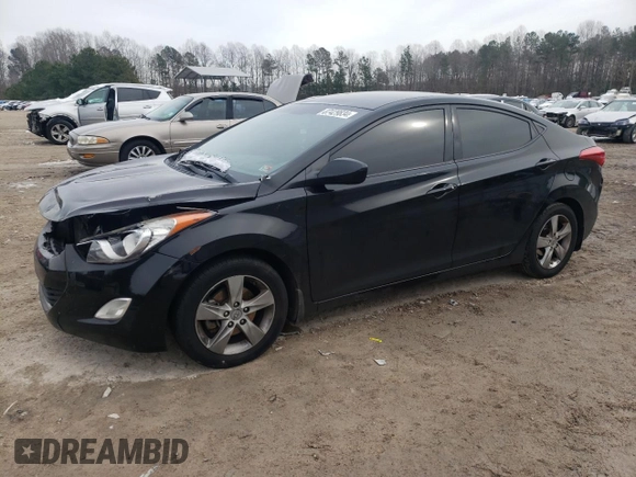 2013 Hyundai Elantra GLS z VIN KMHDH4AE2DU642595, wystawiony jako Copart lot #87429834 z przebiegiem Nie podano mil oraz Szkoda całkowita • Salvage title. Historia ofert i sprzedaży dostępna na DreamBid. Obrazek 1.