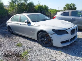 2013 BMW 7 Series 750Li z VIN WBAYE8C50DD133041, wystawiony jako IAAI lot #42280002 z przebiegiem Nie podano mil oraz . Historia ofert i sprzedaży dostępna na DreamBid. Obrazek 1.